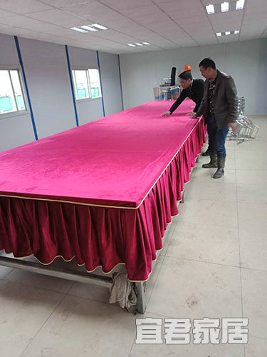 翹楚唐工程項(xiàng)目會議臺布